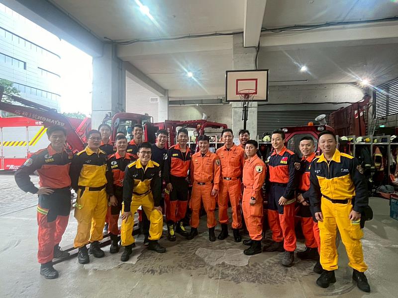 東京消防廳教官參訪新北市政府消防局特搜大隊南雅分隊。