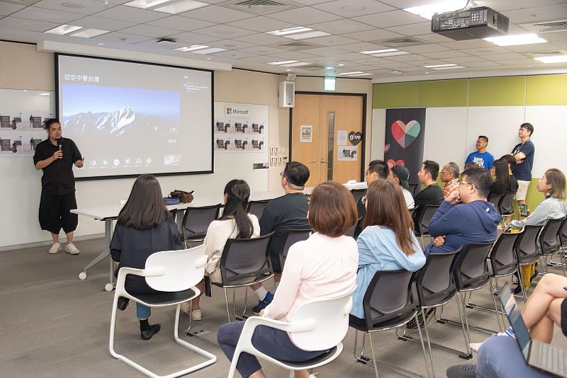 董事齊廷洹分享「看見台灣」的故事與重要性。