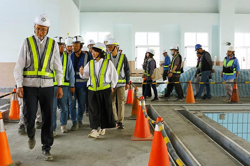 黃敏惠市長視察西區全民運動館 工程進度突破75％ 預計今年完工