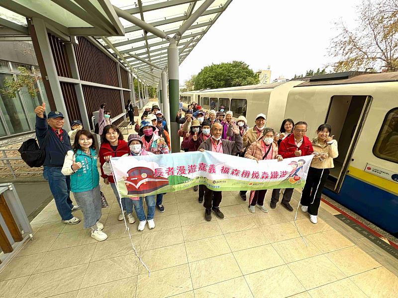 嘉義縣長青活力站長者公益圓夢一日遊