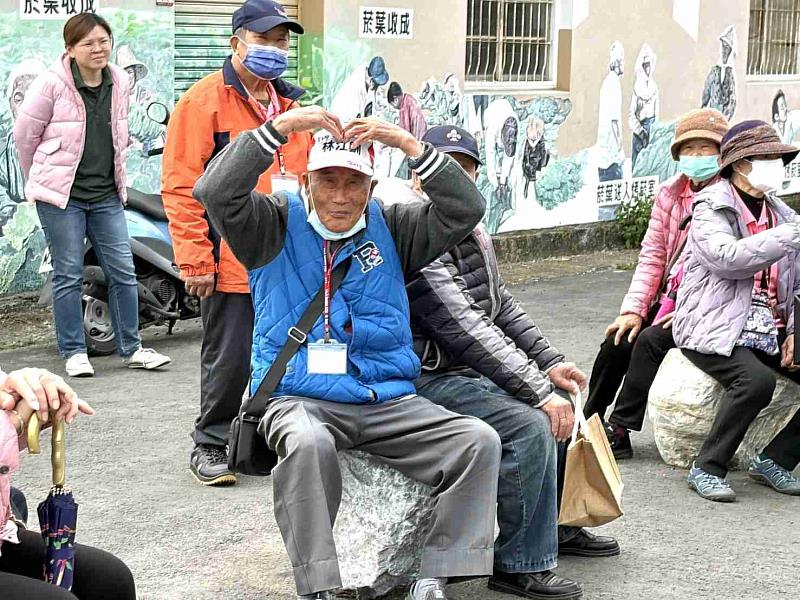 嘉義縣長青活力站長者公益圓夢一日遊