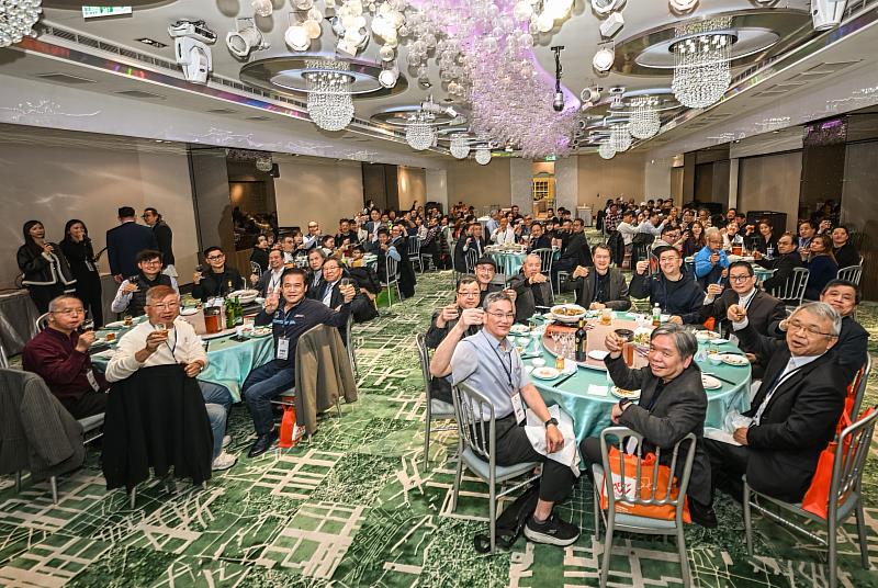 中國科大室設系系友會晚宴現場，席開11桌，溫馨熱情，充滿設計氛圍。（照片/校方提供）