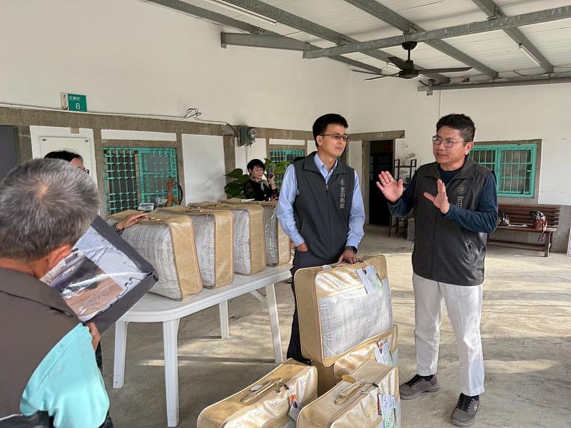 計畫主持人楊泰和教授（右）說明活動意涵。