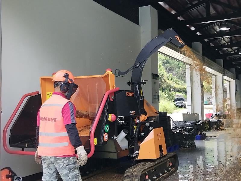 奮起湖林業循環利用場域利用阿里山地區森林疏伐後的剩餘資材作為原料，轉換成可再利用的產品與資源。