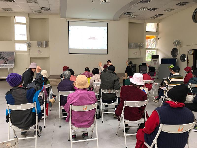 辦理社區講座課程，社區民眾踴躍參與。