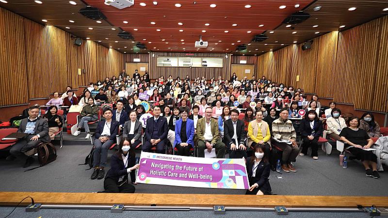 2026台英全人足療癒研討會大合照。