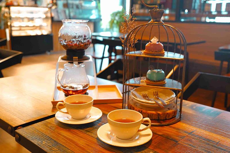 雲霧步道遇見夜櫻浪漫 嘉義石棹茶旅兩日遊正夯