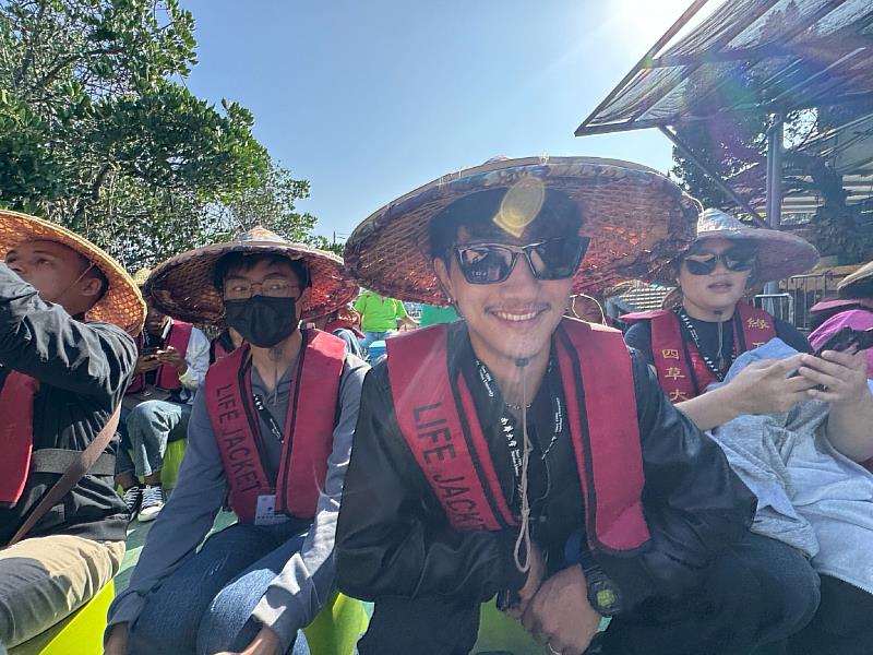 南華大學國際處辦理境外生臺南一日文化體驗活動,走訪體驗綠色隧道,認識在地文化。