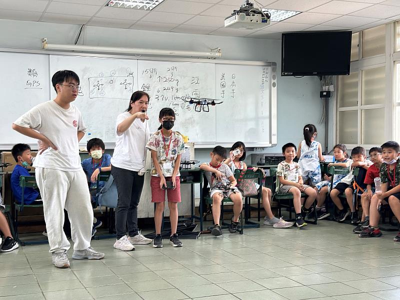 臺南市救國團115年寒假冬令營「空中探險家：無人機初體驗」 實現孩子的飛行夢