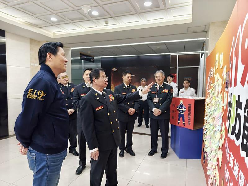 朱惕之副市長參訪新北市政府消防局救災救護指揮中心。