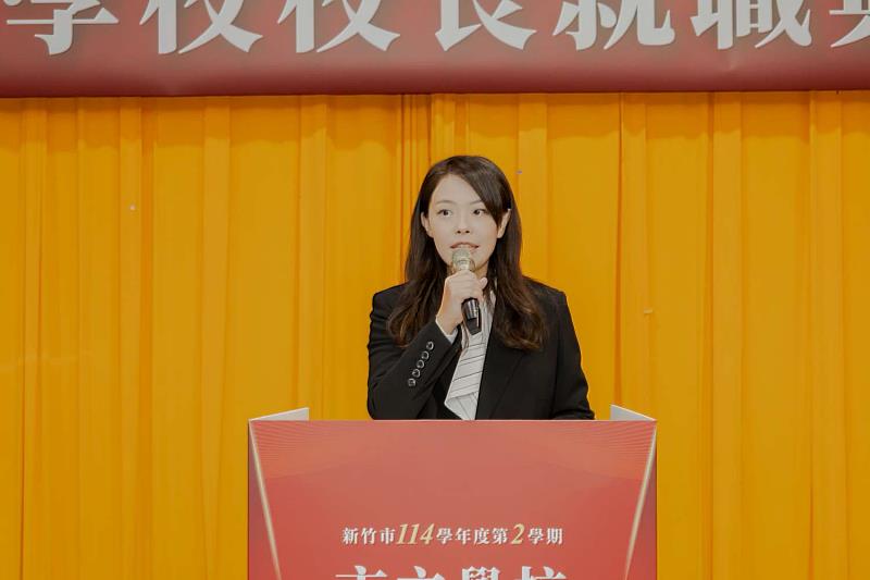 高虹安市長致詞，宣布加碼校園行政獎勵金。