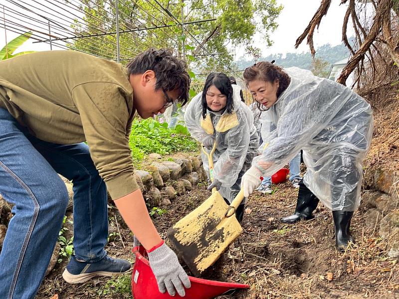 嘉縣番路鄉村里清潔大作戰 觸口村環境整治總動員