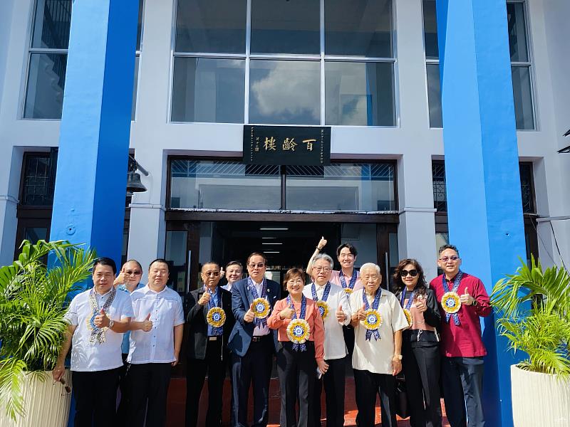 徐佳青訪視宿務東方學院。