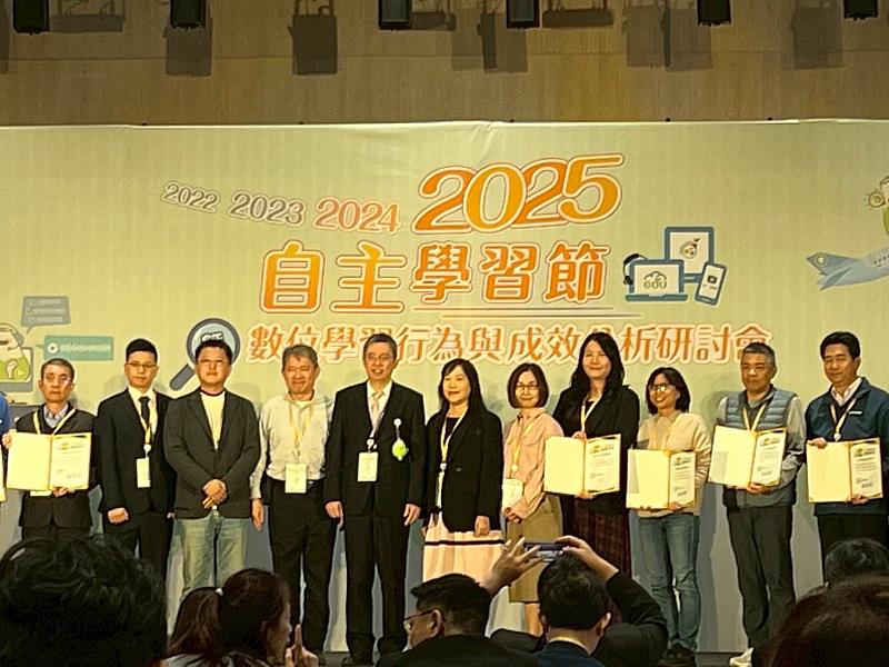 光華國中教師劉映吾榮獲「114年教育部推動數位學習教案績優徵選計畫」國中組特優。