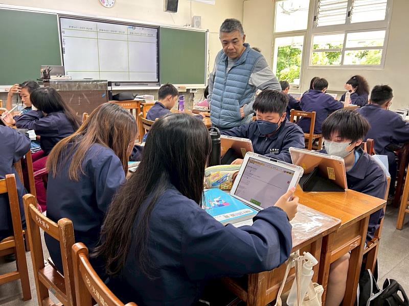 光華國中教師劉映吾精彩數位課堂美麗學習風景。