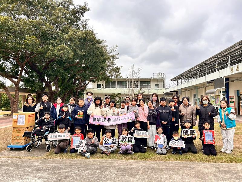 寒冬送暖進校園 苗栗縣救國團攜張金鑾基金會辦理愛心課後點心捐贈