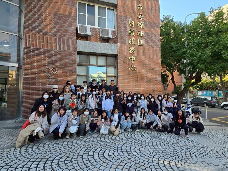 大二同學參訪松柏園養護中心、永信心佳長照系統。