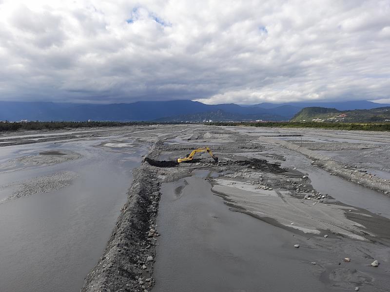 卑南溪水覆蓋修復率已恢復逾9成 臺東縣府守護春節清新空氣