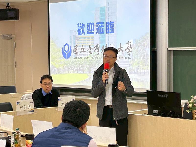 臺科大管理學院曹譽鐘院長致詞。