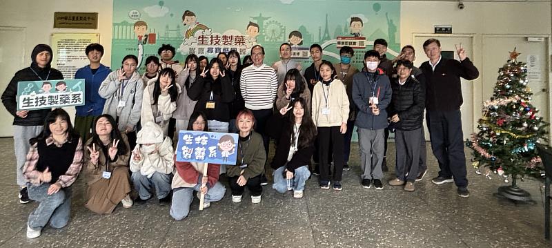 跨越「我們與藥的距離」 元培生技製藥冬令營帶領高中生解密 