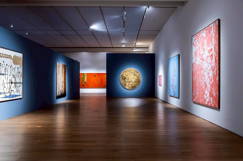 「共鳴：光、愛與色彩的交響」即日起展出至4月20日，匯聚16位重要當代藝術家，透過豐富的現當代作品，引領觀眾分別看見內心的光。