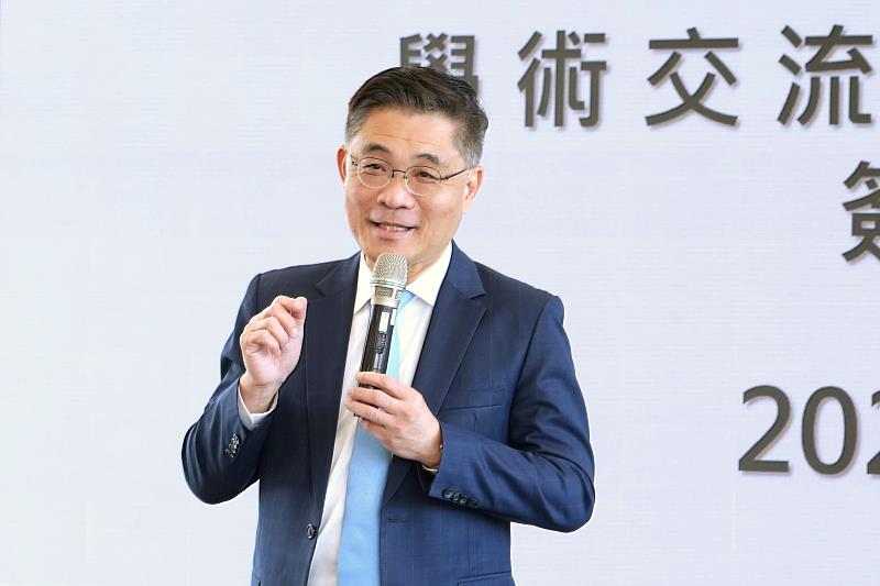 沈校長說，簽約儀式不只是一場活動，更是代表高等教育對「公共性」與「社會責任」的共同承諾。