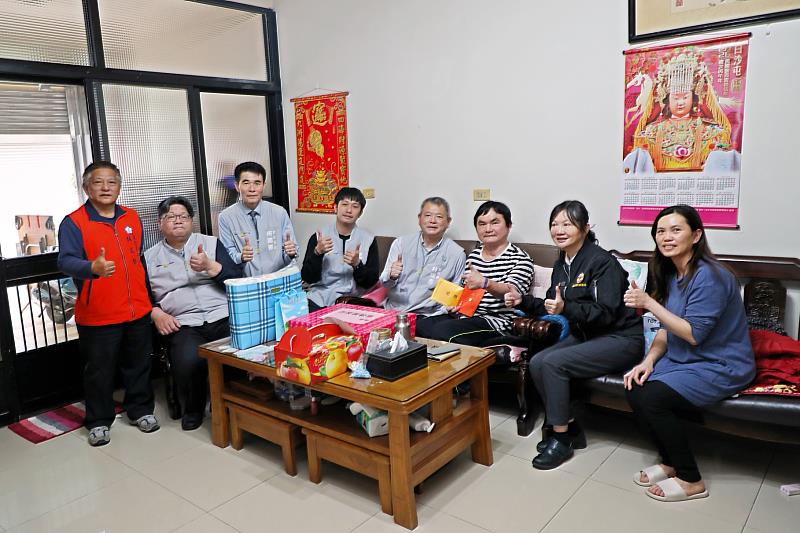 嘉義市關懷身心障礙退伍軍人，獻上新春祝福。