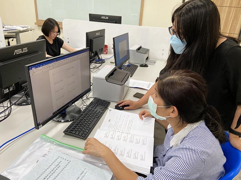為協助提升在職勞工提升數位應用能力，北分署金門就業中心（金門訓練教室）開辦「數位設計與辦公技能應用（假日班）」。