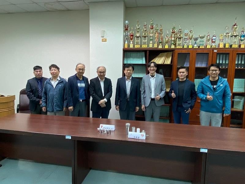 陳凌哲老師研發成品展示。