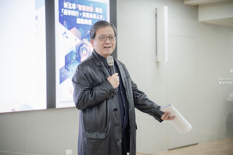 校長任立中致詞表示，新五專專班能讓學生擺脫統測升學壓力，專注於技能培訓。