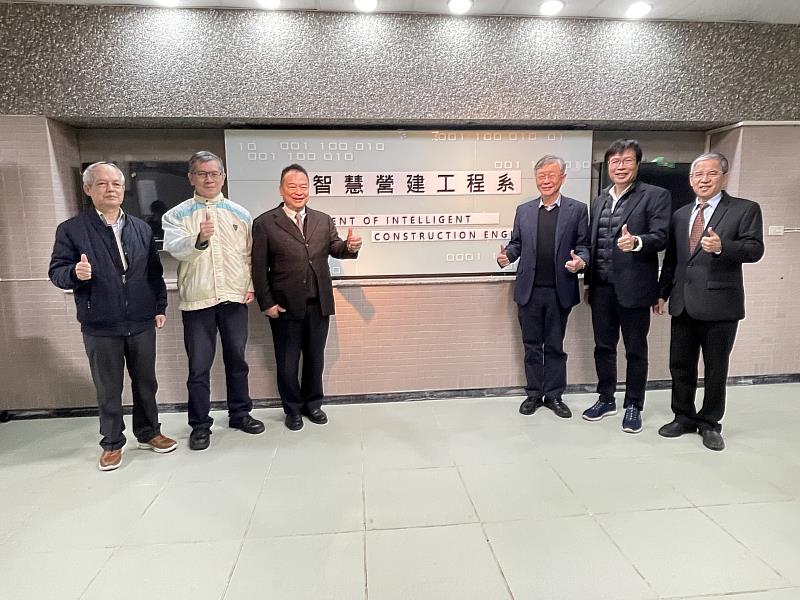 聖約翰科大智慧營建工程系以「營建工程為核心、資訊與智慧技術為輔」，結合土木、機電、資訊與AI應用，培育能即時投入產業的實務型工程專才。