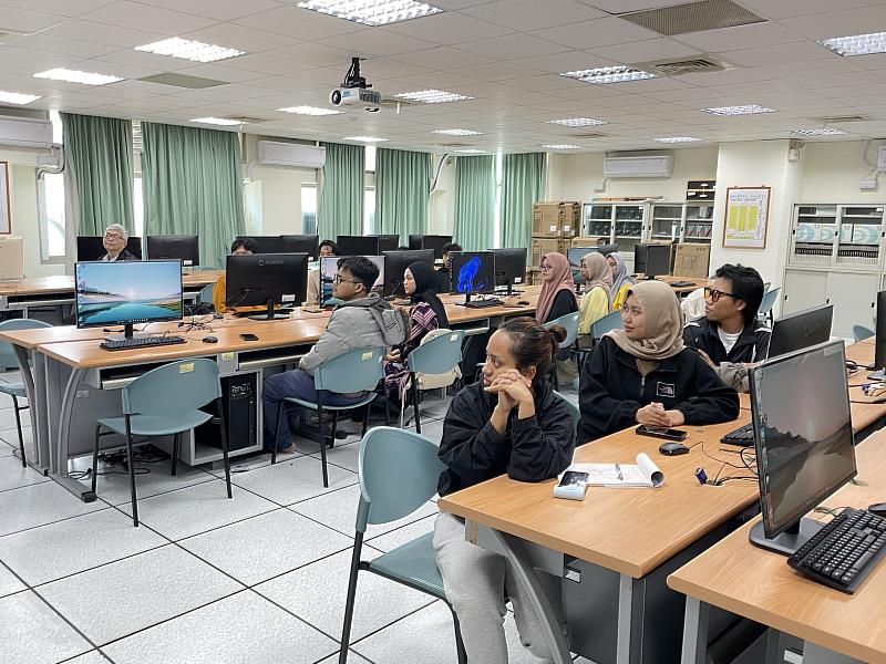 聖約翰科大已於114年斥資建置「BIM暨ESG特色實驗室」，強化學生在智慧營建與永續發展領域的專業能力。