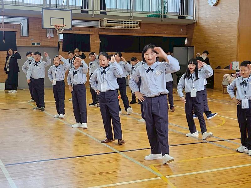 嘉義市志航國小世界領航員日本見學團以人文為本，深化臺日校際交流。