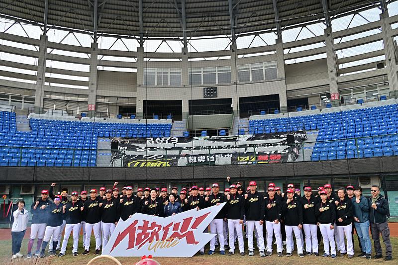 樂天桃猿2026春訓進駐臺東 饒慶鈴：攜手球團深化基層交流 帶動運動觀光經濟