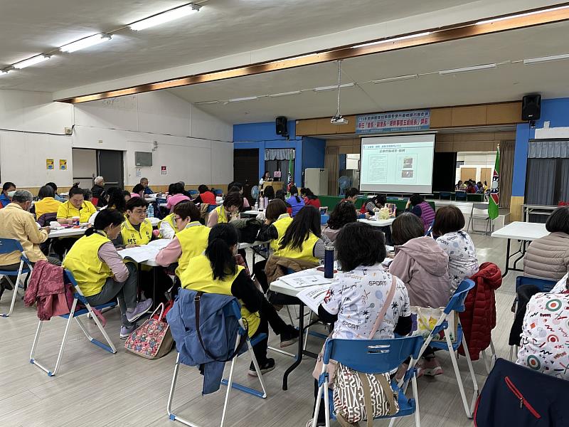 救國團南投縣團委會輔導員授課。