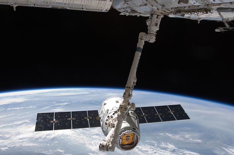 圖一:臺灣與各國積極發展太空勢力與衛星技術(圖片來源:pxhere)。
