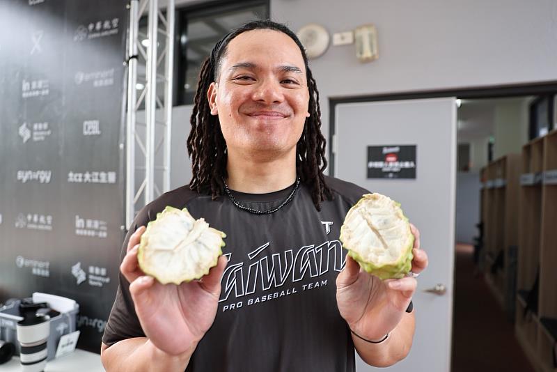 推薦國產鳳梨釋迦。