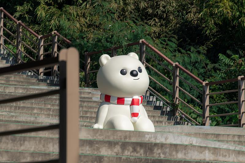 嘉義市蘭潭好漢坡323階全新亮相 大白熊陪你迎新年慢遊嘉義