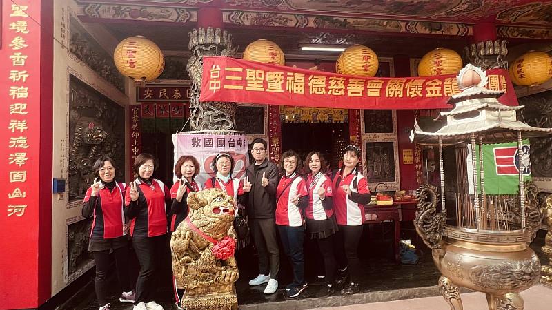 工作人員合照。