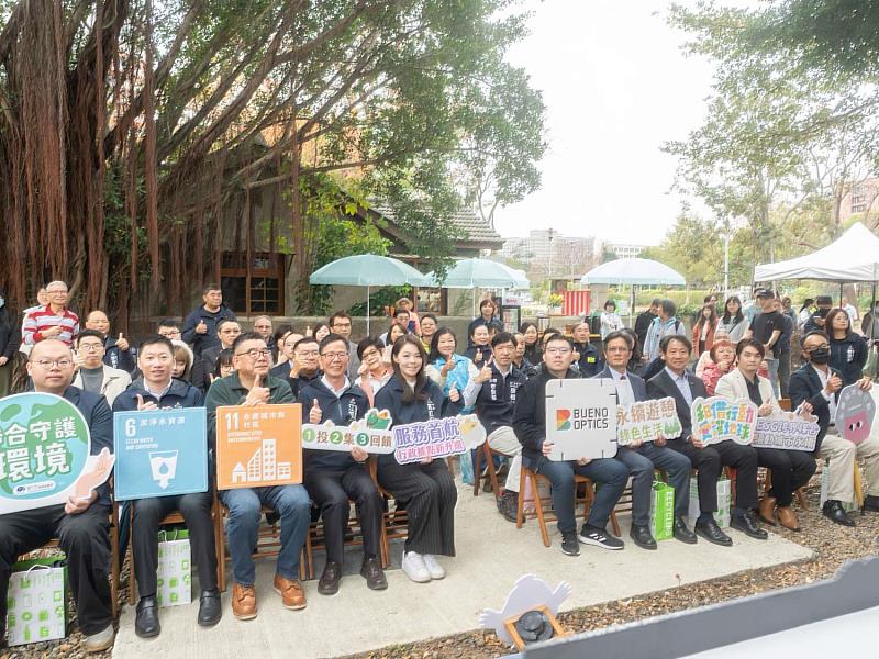 啟用儀式上與會長官與貴賓合影。