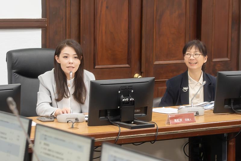 高虹安市長召開交通改善小組會議，推動鐵道路三段路口與人行環境優化。