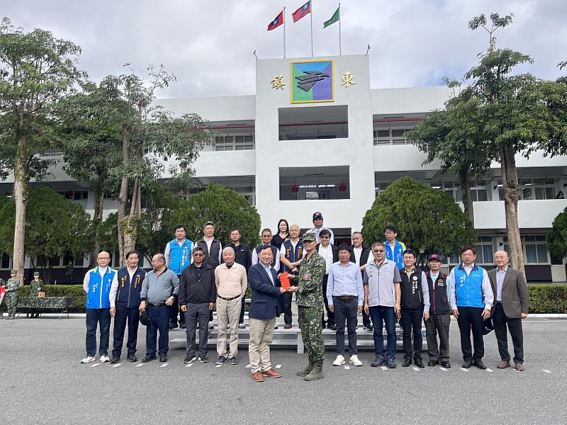 臺東縣各界春節敬軍活動 王副縣長致贈加菜金 結合慢經濟政策強化軍民生活支持