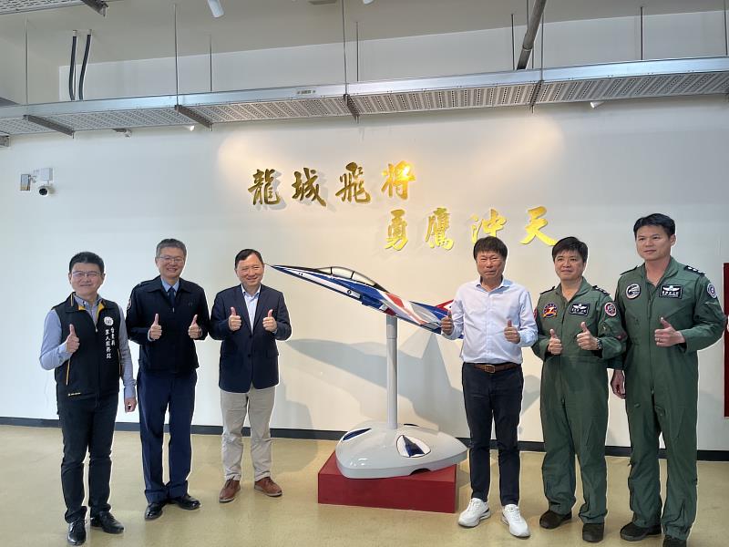 臺東縣各界春節敬軍活動 王副縣長致贈加菜金 結合慢經濟政策強化軍民生活支持