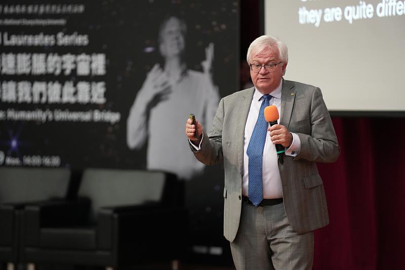 興大響應臺灣橋樑計畫，諾貝爾物理學獎得主Brian Schmidt講座鏈結天文跨越宇宙。
