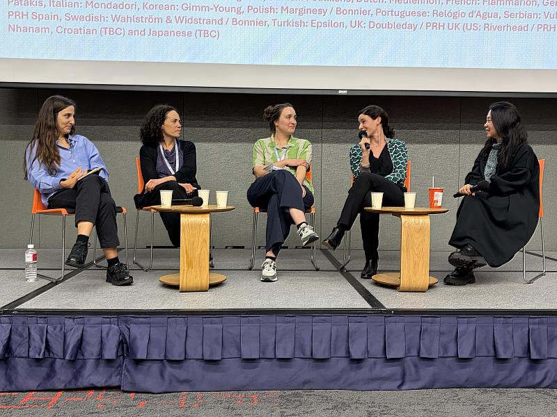 TAICCA Salon集結《進烤箱的好日子》西、法、義、荷4國編輯，以及促成版權大賣的幕後功臣莊靜君，揭開該作的成功祕訣。（文策院提供）