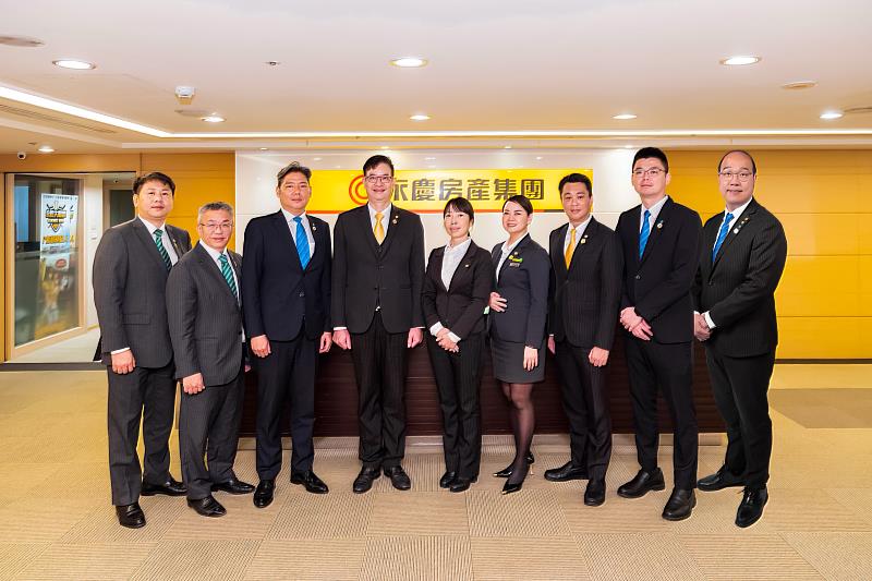 在永慶房產集團北區、桃區和竹苗區經管會8個會長的努力下，北台灣前進南展館、逆勢擴大舉辦聯合尾牙。（永慶房產集團提供）