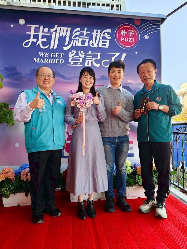 嘉義縣戶政事務所美化結婚拍照專區 打造新人幸福回憶空間