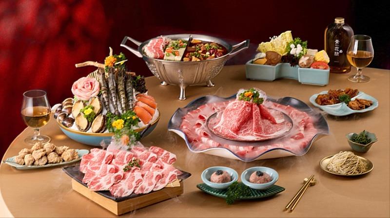 喜迎馬年,青花驕、和牛涮、聚及尬鍋推出消費滿千送千、抽籤送贈菜等好禮。