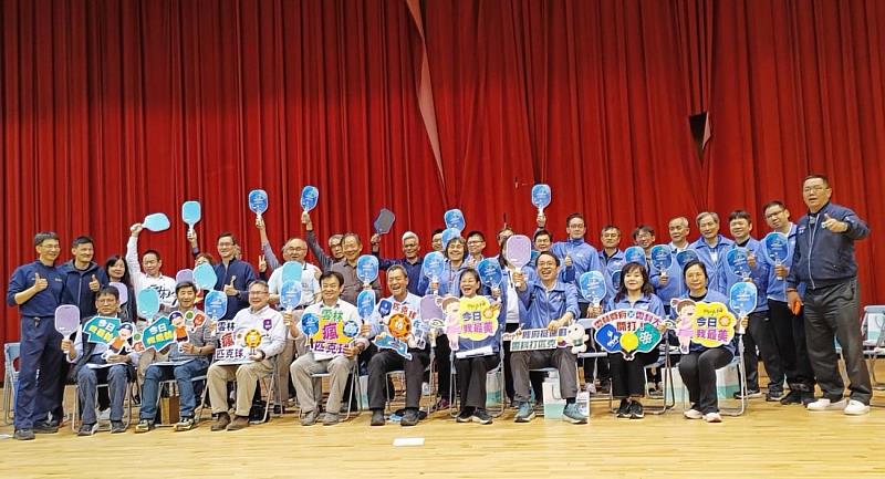 匹克球運動主管見學營合影。
