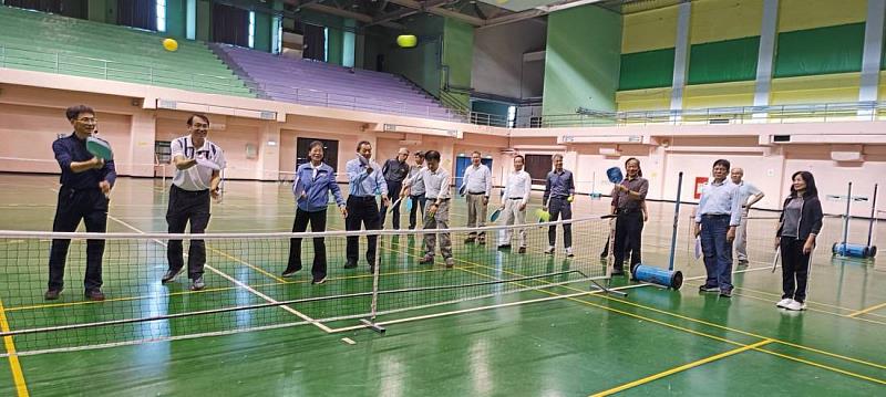 集體體驗近年在全球快速崛起的匹克球運動。